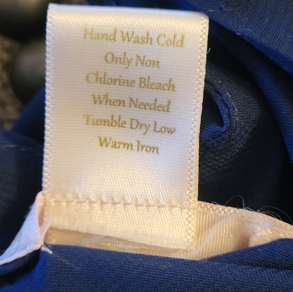 Isabella Rodriguez Large Navy Blue Sleeveless Accordian Pleated Blouse Large - Picture 7 of 8